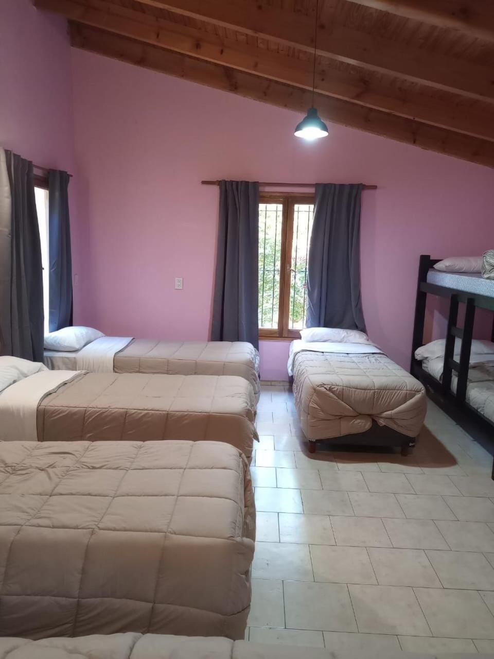 Cuatro Cerros Hostal