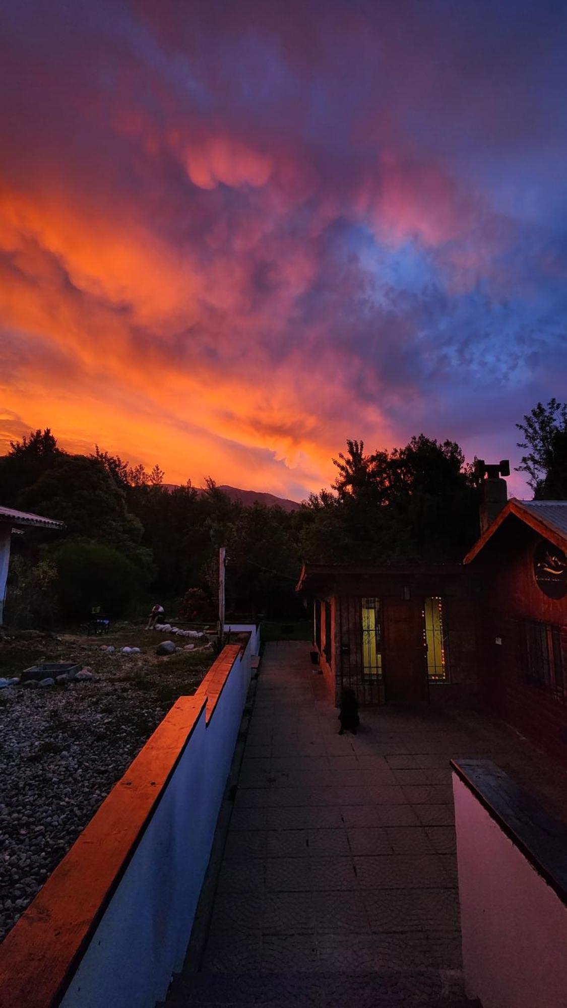 Hostal Cuatro Cerros *